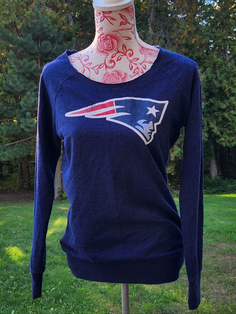 NFL Navy Women's Scoop-Neck Patriots Logo Sweatshirt